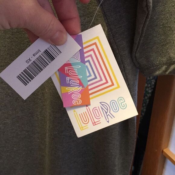 3/$20 LuLaRoe Short Sleeve Tunic (Long T-shirt) - Picture 5 of 8